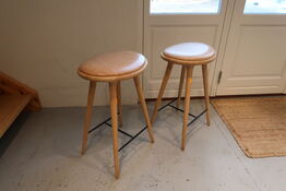 2 stk. barstole i egetræ MATER