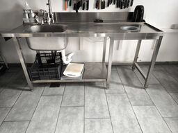 Stålbord med vask