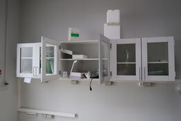 Overskabe med indhold