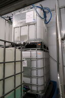 2 stk. palletanke med indhold, samt pumpesystem DENIOS