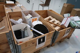 2 stk. paller med palle med indhold