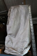 2 stk. paller med papkasser