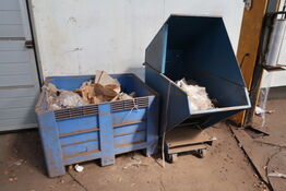 Affaldscontainer samt pallekasse