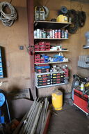 Gasflaske, arbejdslamper samt div. Plejemidler m.m.