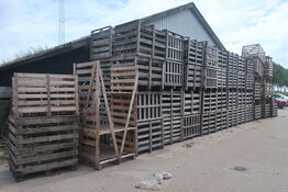 Diverse stativer i træ