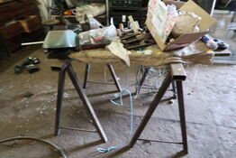 2 stk. bukke med div. Værktøj og varelager