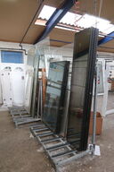 3 stk. Glasstativer med indhold 