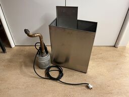 Pumpe med metal ramme