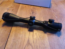 Sigtekikkert, NIKON MONARCH 25-10x50