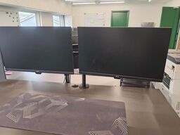To Benq skærme på stativ 27"