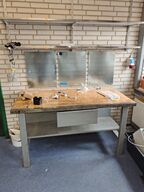 Værkstedsbord samt hylder