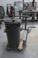 Skraldespand på vogn 