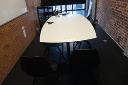 Konferencebord m. 6 stk. VITRA EAMES stole