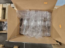 Kasse med highballglas i plast