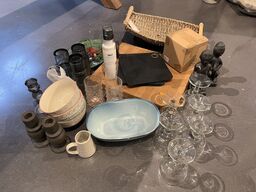 Glas, skærebræt, skåle m.v. 