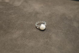 Diamonds & Pearls W Circle X Str. Q