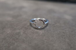 Classic Halo Trio of Diamonds Ring str. Q