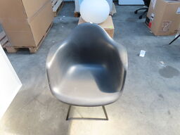 Stol VITRA EAMES