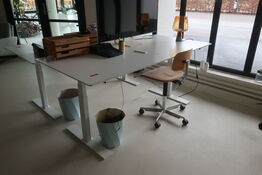 El. hæve/sænke skrivebord BRÄUNER uden indhold