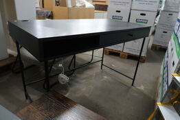 3 stk. borde og garderobereol