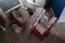 2 stk. kasser med div. Indhold