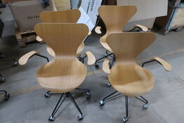 4 stk. FRITZ HANSEN 7'er kontorstol (3117) eg m. armlæn