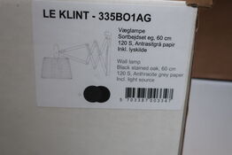 Væglampe LE KLINT Sortbejdset eg 60 cm. 335BO1AG