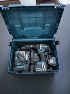 Boremaskine MAKITA med oplader