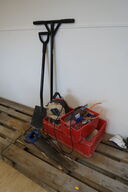 Div. Værktøj: Save, spade jorddrejer mv.  Model: Art No: 300498