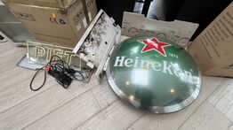 Blandet Lot: Reklameskilte HEINEKEN  med lys, Neonskilt