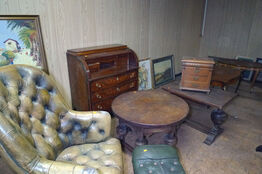 12 stk. møbler, sofa med ny stofrulle til ombetrækning