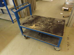 Rullebord med to hylder