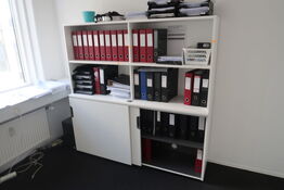 Reol uden indhold