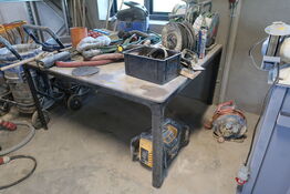 Bord med div. Værktøj (muligvis defekt)