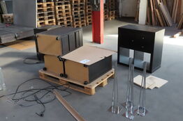 6 stk. Kommoder + bord