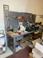 Filebænk inkl. indhold samt værktøjsvæg