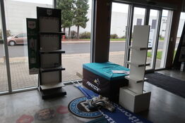 Butiksreoler samt podier 