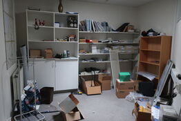 Indhold i rum (Læs beskrivelse)