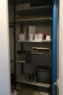 Reol samt indhold i kantine 