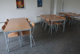 3 stk. mødeborde med 18 stk. stole