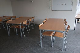 2 stk. mødeborde med 12 stk. stole