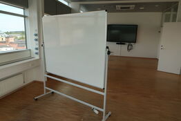 Whiteboard på stativ