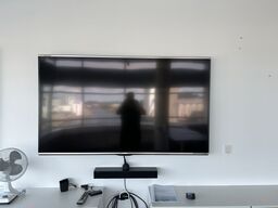 70" SHARP TV m. BRACO & AMX konferencesystemer