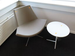 Loungestol og sidebord GLOBE ZERO4