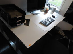 Hæve/Sænkebord med LINTEX afskærmning 160x80 cm. DENCON