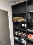 Reol unden indhold DENCON