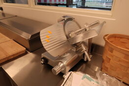 Pålægsmaskine GGM GASTRO AMH250L