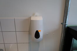 Sæbedispenser samt sprit dispenser