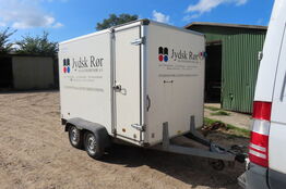 Trailer VARIANT 2005C3-door med indbygget kloakspuleanlæg