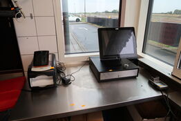 Kasseapparat CBE, bonprinter, computerskærm m.m. (betalingsterminal medfølger ikke)